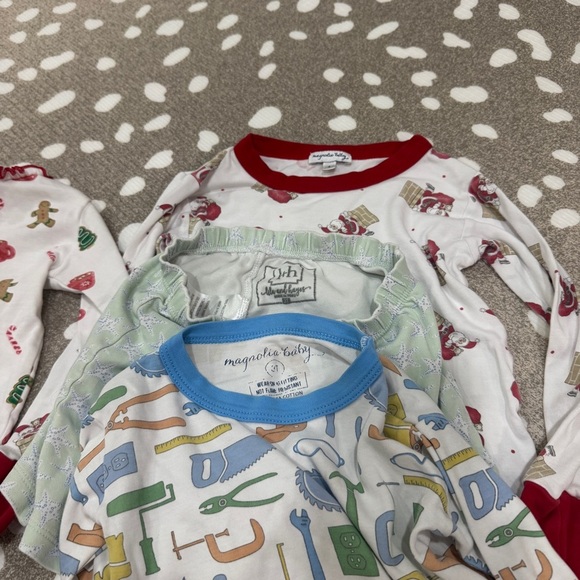 Lot of 13 Pima pajamas set long sleeve tee pants TBBC Santa toddler magnolia boy - Picture 3 of 14